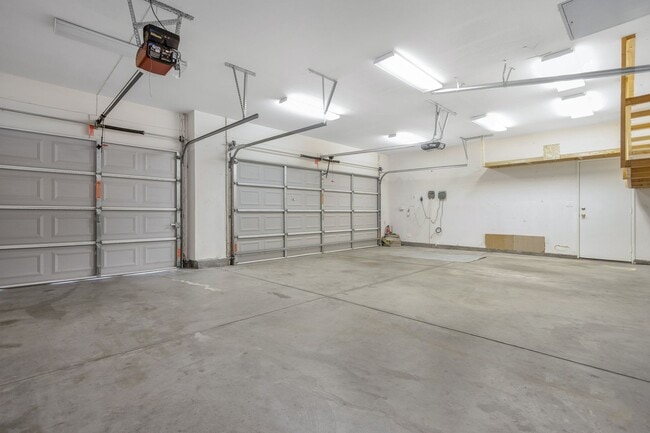 Building Photo - 34122 Courtney Terrace