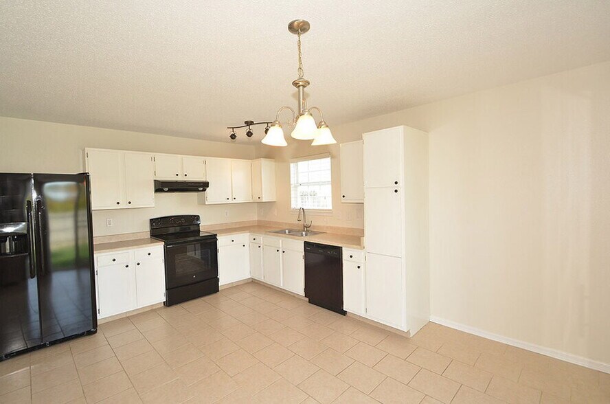 Building Photo - 7394 Tassel Ct