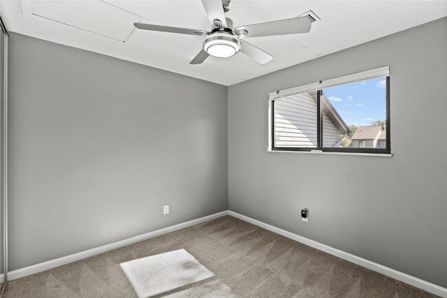 Building Photo - 1707 Thorny Briar Dr