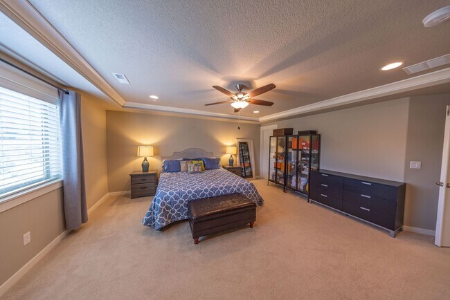 Building Photo - Four Bedroom Home + Bonus & Den in Gated C...