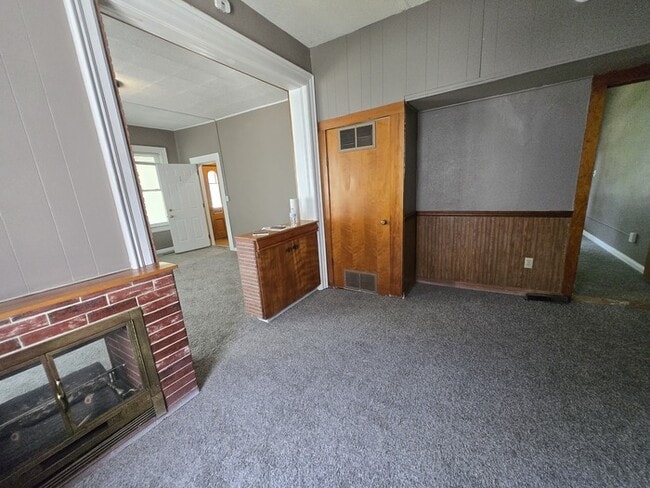 Building Photo - 732 N 5th St