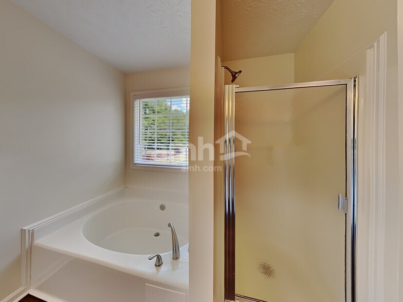Building Photo - 1307 Bramlett Forest Ct SE