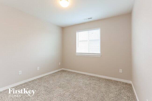 Building Photo - 11145 Rockcastle Dr