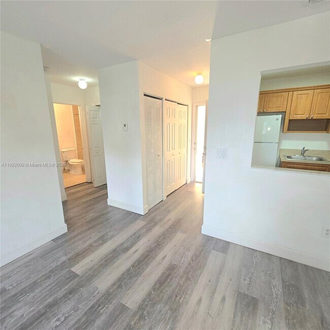 Building Photo - 14500 SW 88th Ave