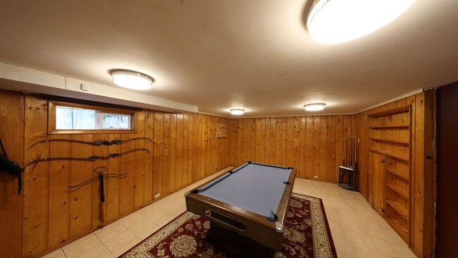 Building Photo - 5 Bed 2 Bath - Ideal for Group - Landscaping Included - Pet per Approval - NAS Whidbey