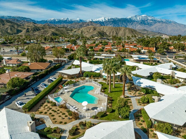 Building Photo - 37800 Da Vall Dr