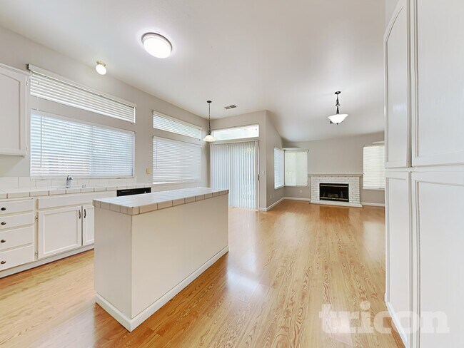 Building Photo - 1436 Northwood Dr