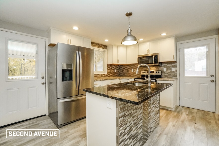 Building Photo - 854 Monaca Rd