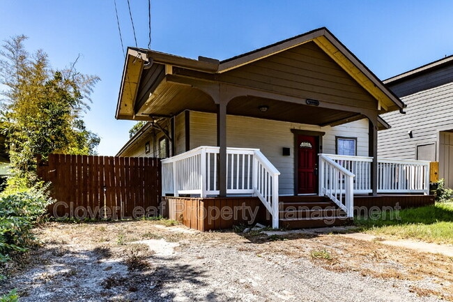 Primary Photo - 1336 Center St