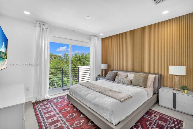 Building Photo - 3167 SW 25th St