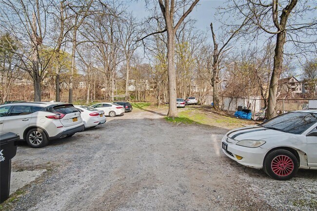 Building Photo - 139 N Hamilton St