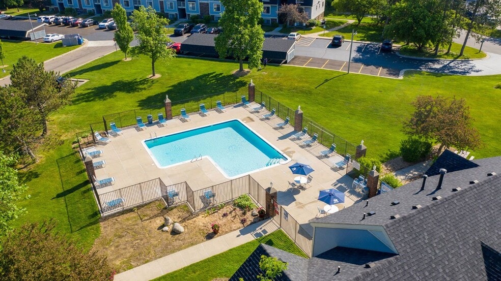 Canal Club Apartments 7715 Streamwood Dr Lansing MI 48917 Apartment