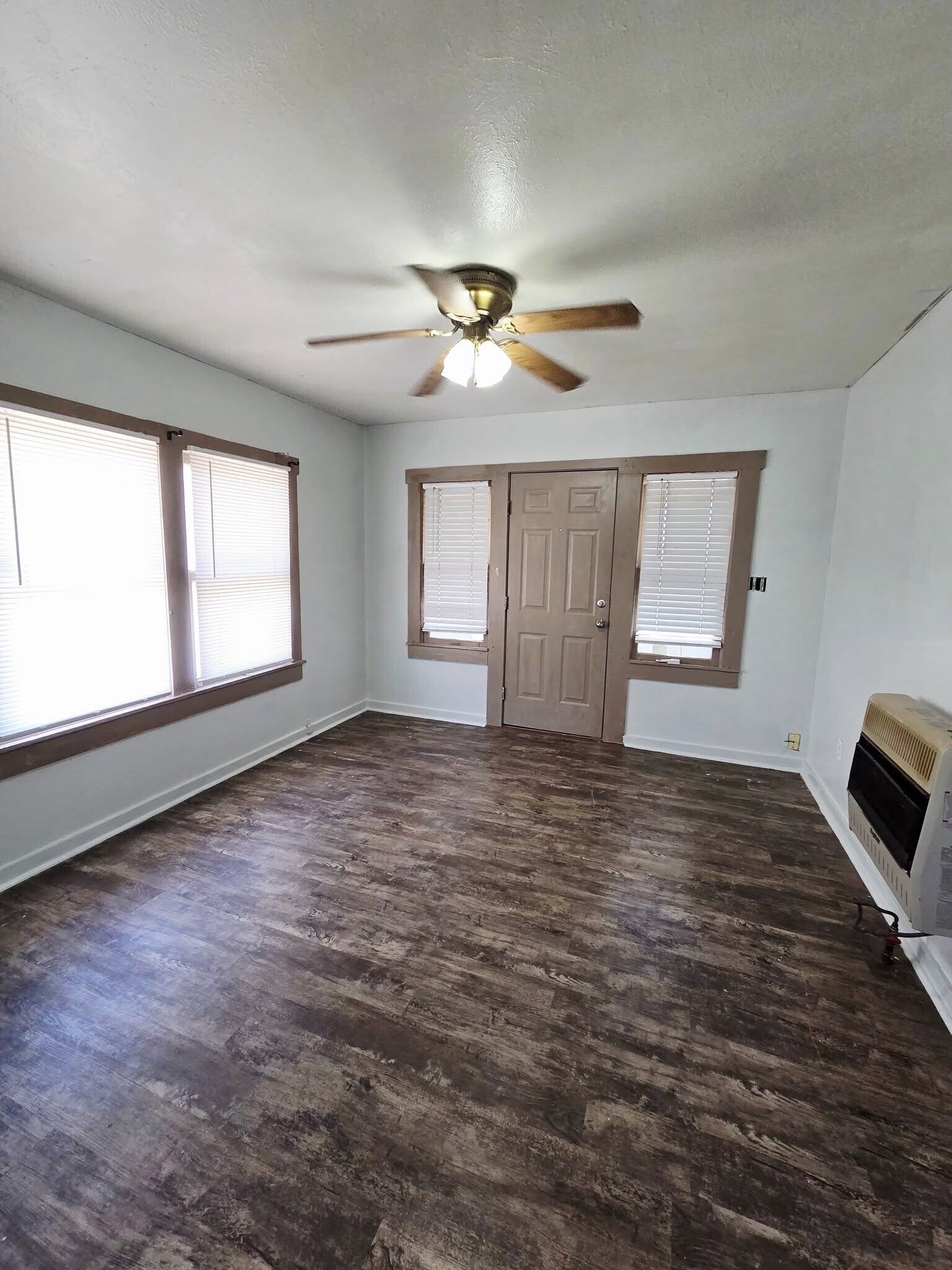 Building Photo - 1001 S Main St