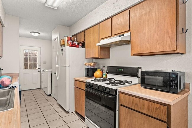 Building Photo - 14202 Sussman Ct
