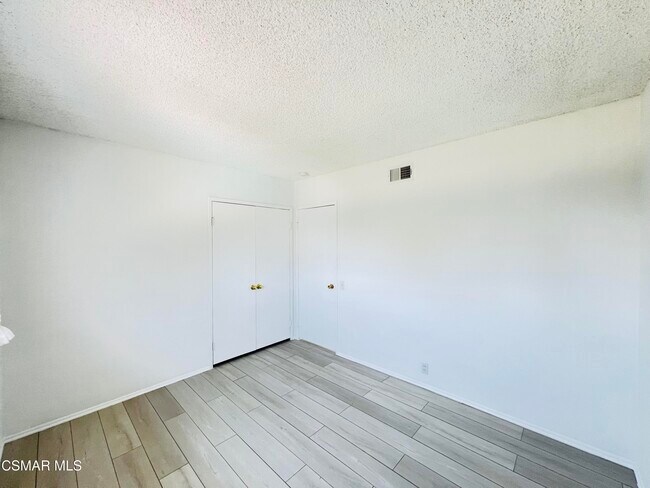 Building Photo - 1574 Norwich Ave