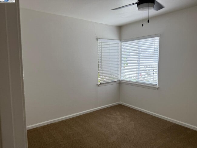 Building Photo - 987 Paulson Ct
