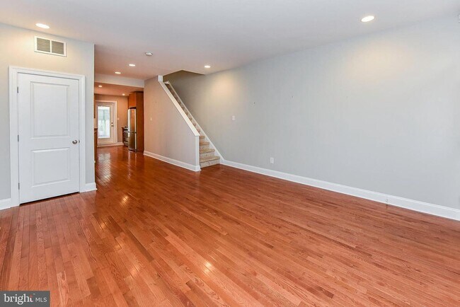 Building Photo - 2012 Carpenter St