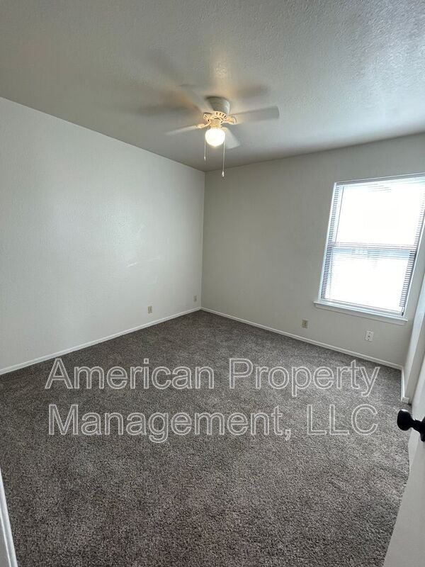 Building Photo - 13140 E 44th St
