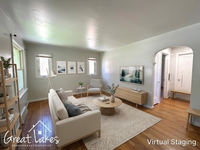 Building Photo - Beautiful 4 Bedroom 1 Bathroom now available for rent!