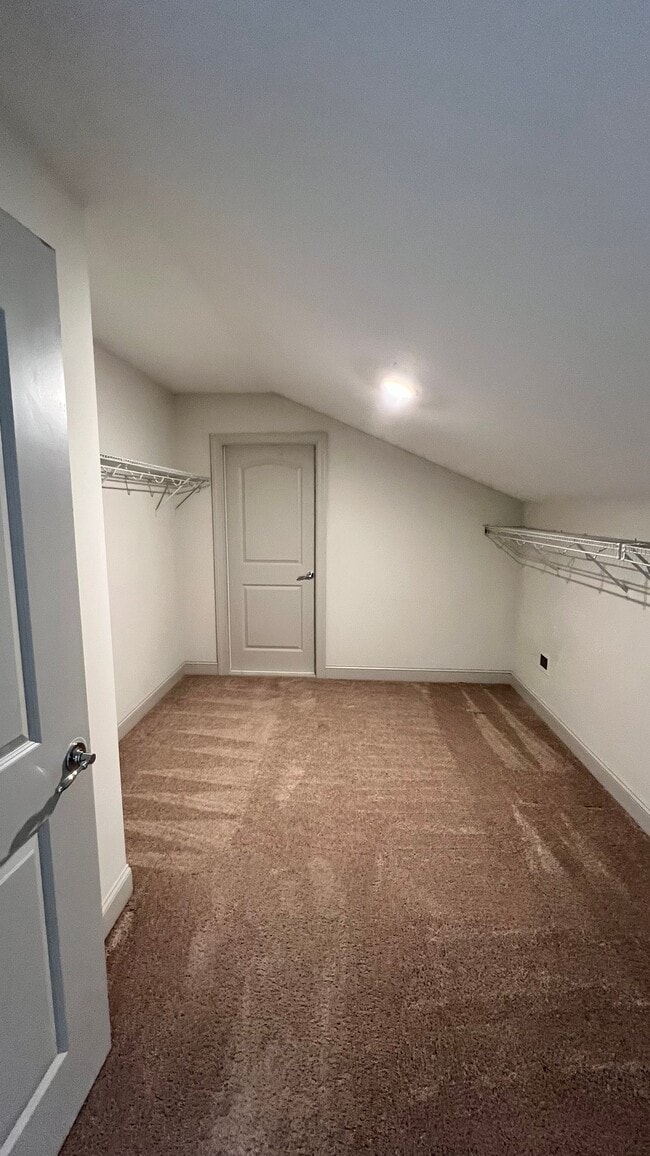 Building Photo - 847 Wellstone Dr