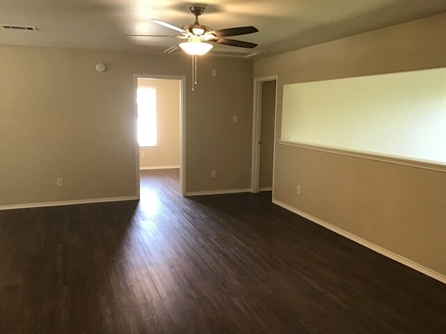 Building Photo - 4706 Buescher Ct