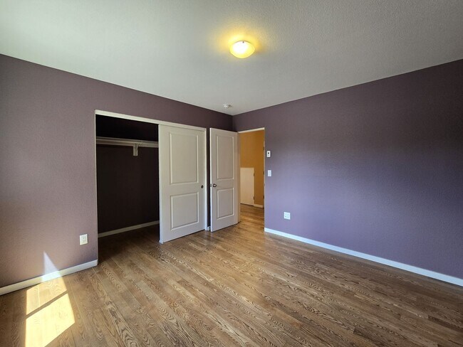 Building Photo - 2180 W Alameda St