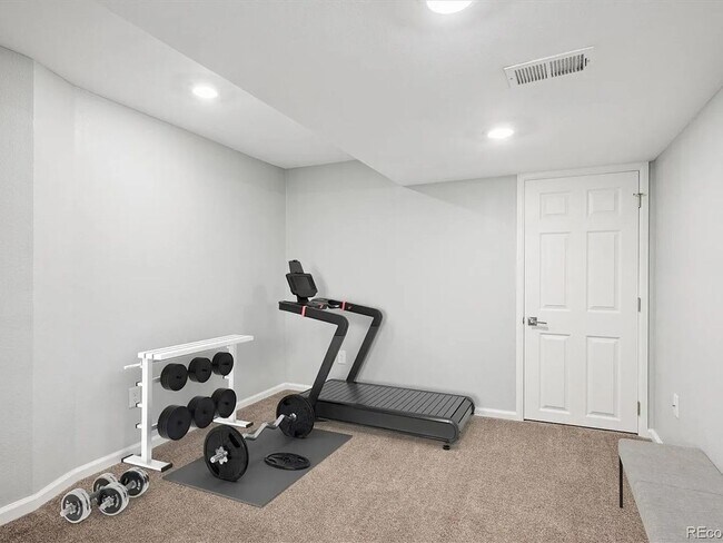 Building Photo - Charming 4BR Townhome in Thornton