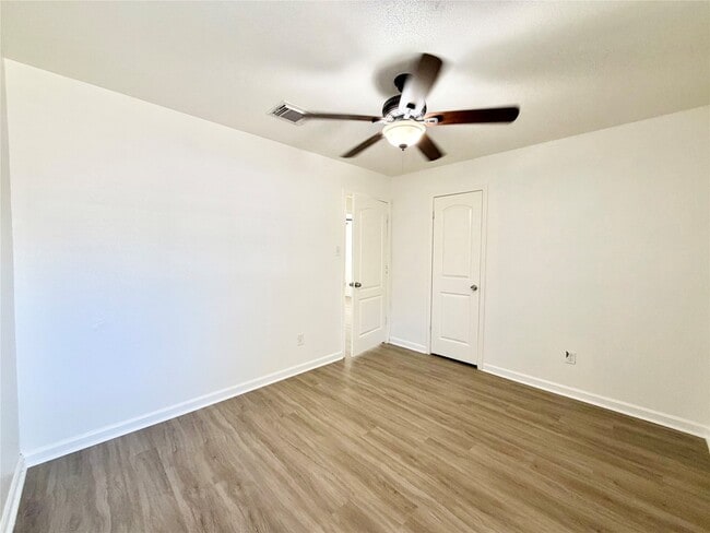 Building Photo - 10410 Sagetrail Dr