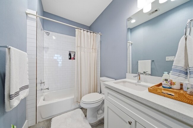 Building Photo - 4306 Center St