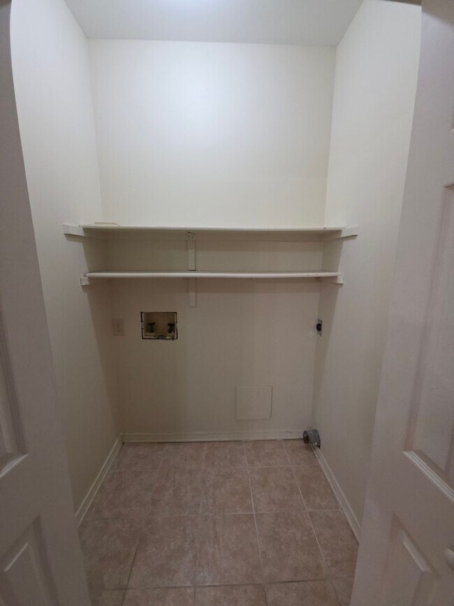 Building Photo - 2635-2635 W C St