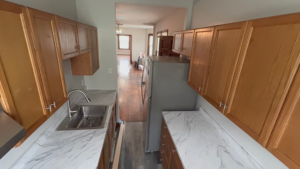 Primary Photo - 72 Fair St