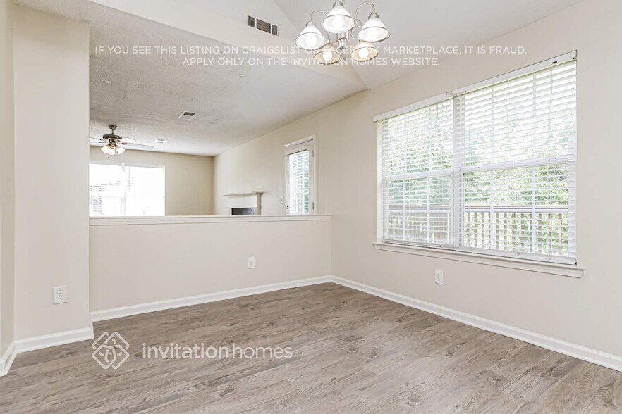 Building Photo - 252 Kings Cove
