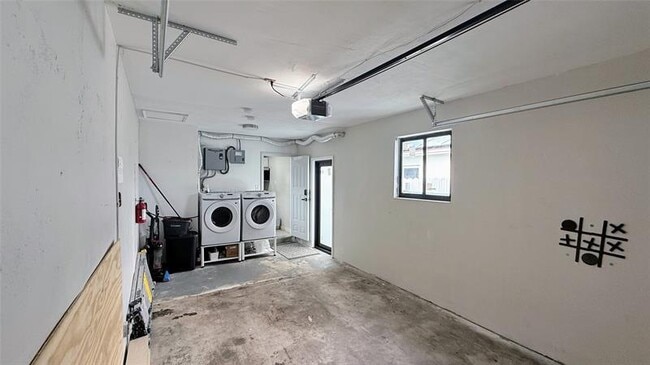 Building Photo - 433 NW 15th Way