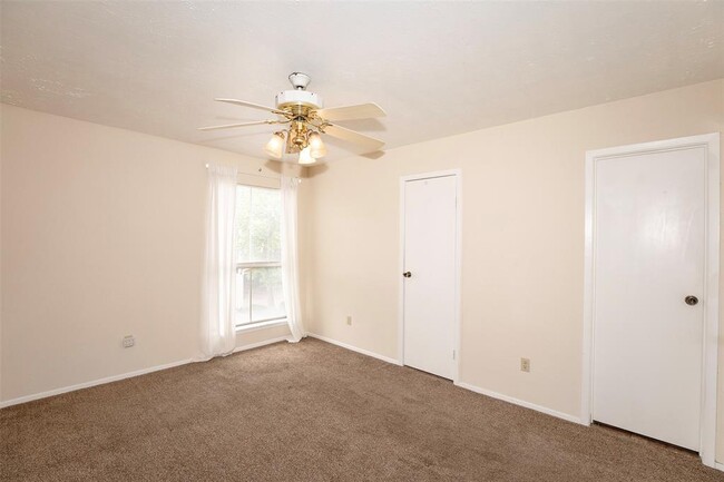 Building Photo - 18511 Egret Bay Blvd