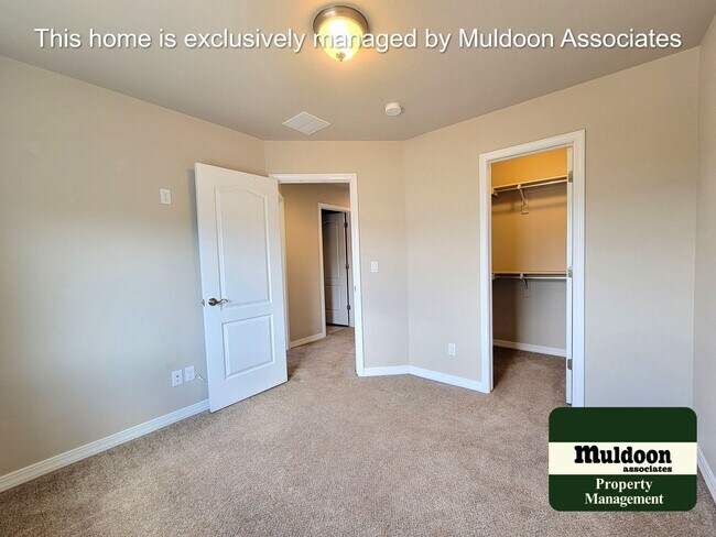 Building Photo - Charming 2-Story with Garden of the Gods V...