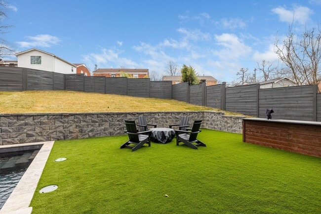 Building Photo - 601 S 9th St