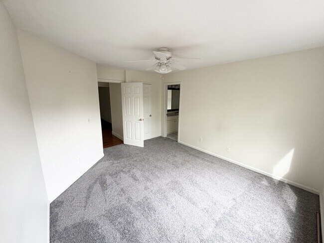 Building Photo - 403 Dogwood Way