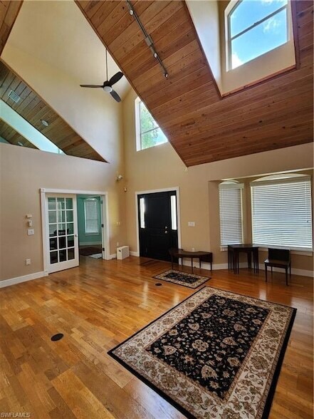 Building Photo - 3226 Van Buren Ave