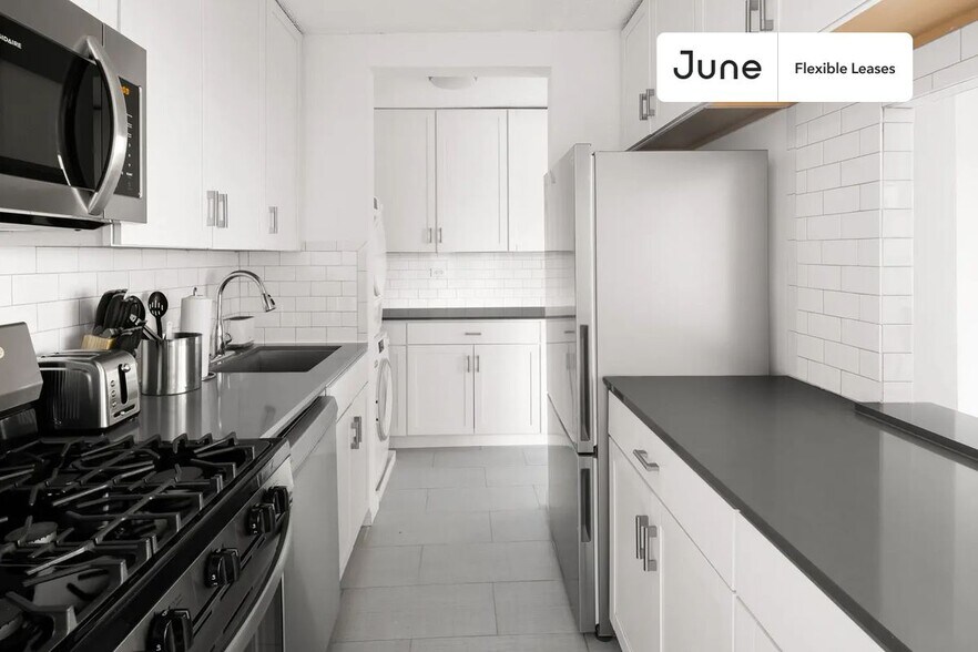 Building Photo - Exquisite ROOM at The Heritage House