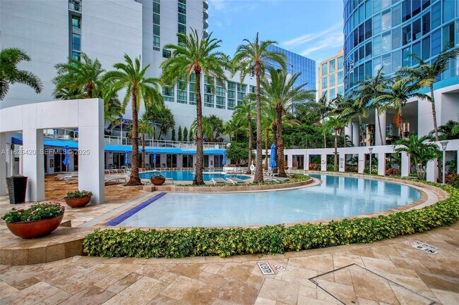 Building Photo - 333 Las Olas Way