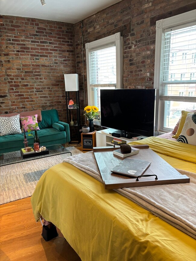 Building Photo - 56 Snow Hill St