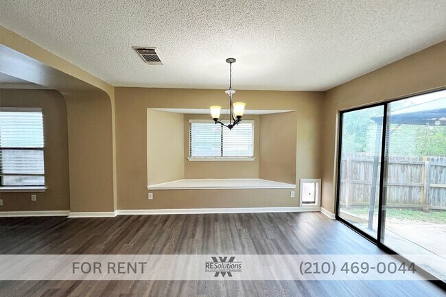 Building Photo - 4535 Oakfield Way