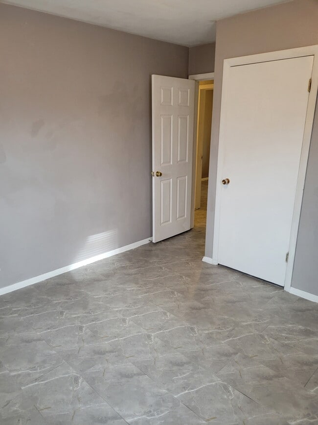 Building Photo - 1205 Garden Hills Dr