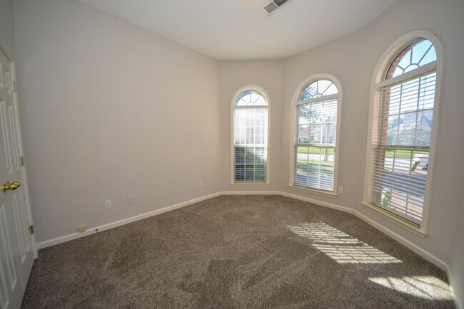 Building Photo - Great 3 bed, 2 bath home in Cordova with wonderful curb appeal.