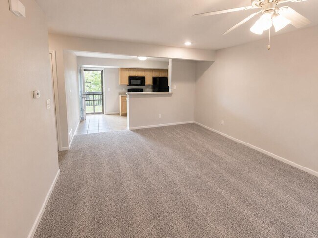 Building Photo - 4005 Snowy Owl Dr