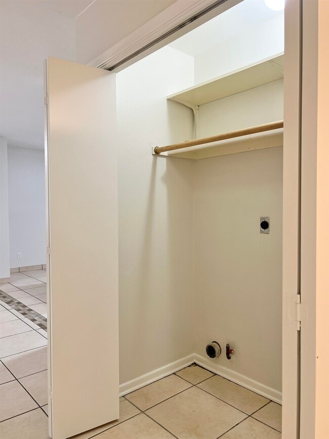 Building Photo - 1515 Quail Creek Rd