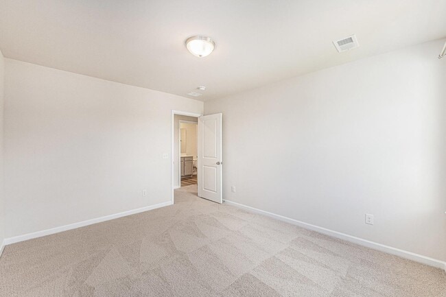 Building Photo - 715 McRoy St