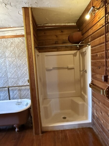 Master Bath, shower and tub - 15 Wabank Rd