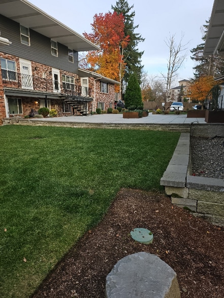 Building Photo - 2755 NE Hogan Dr