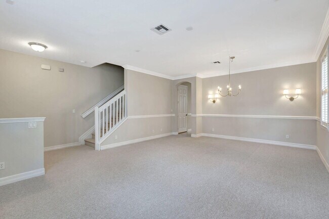 Building Photo - 575 Dakota Dr